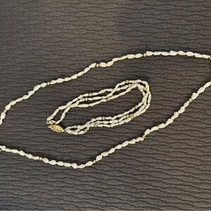 Fresh water pearl necklace and bracelet